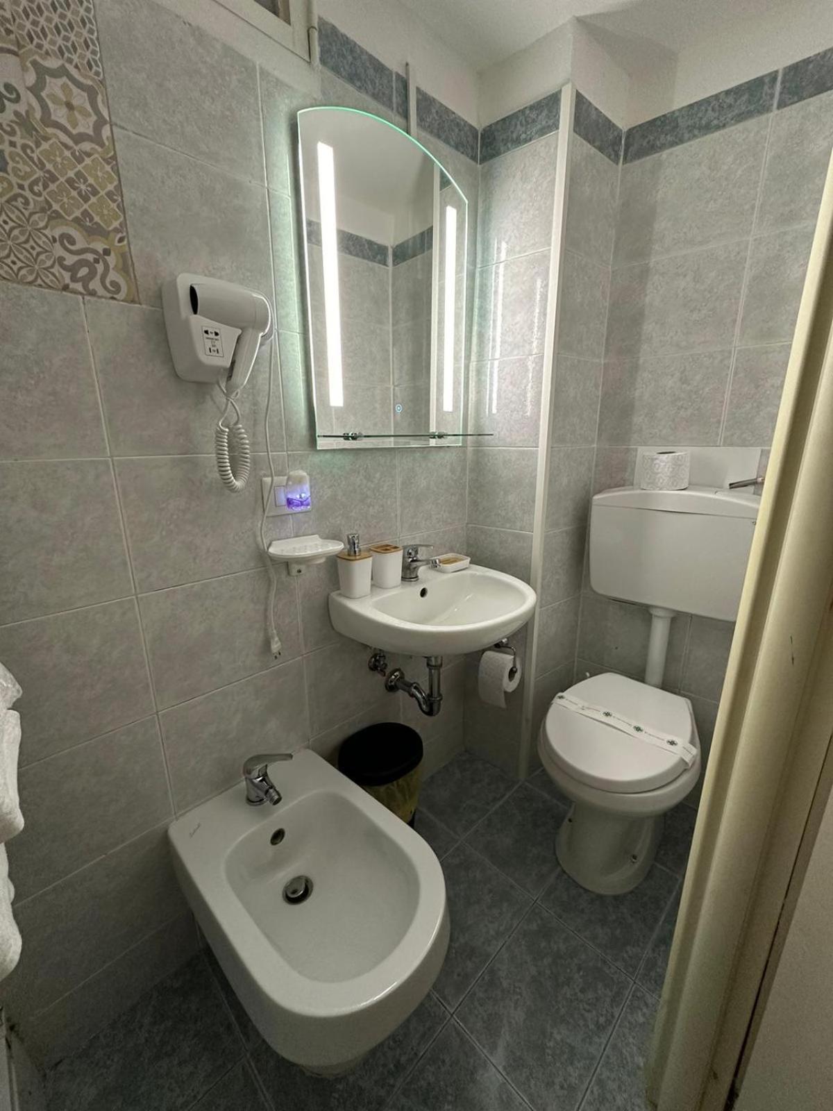 Vesuvia Guest House Napoli Esterno foto