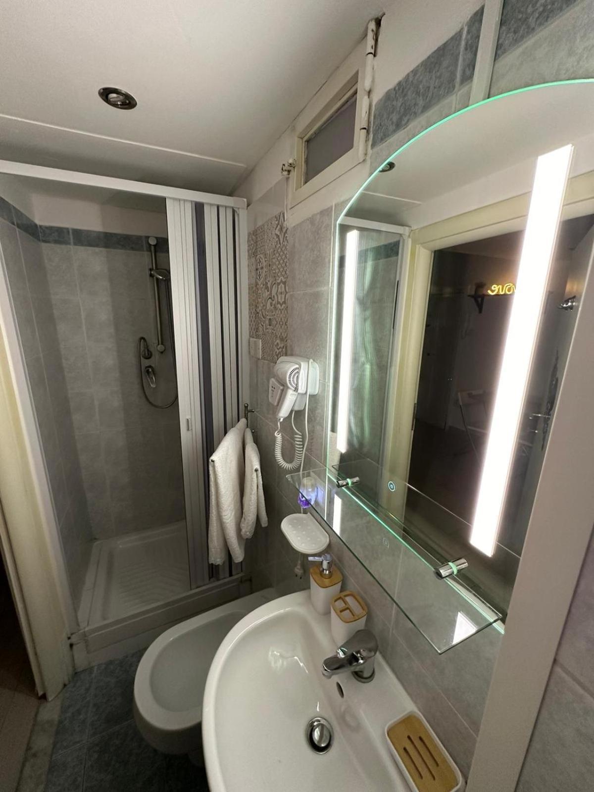 Vesuvia Guest House Napoli Esterno foto